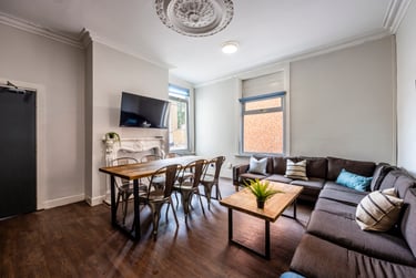 8 bed house, 30 Church Street, Lenton, Nottingham, NG71SJ - Image 1