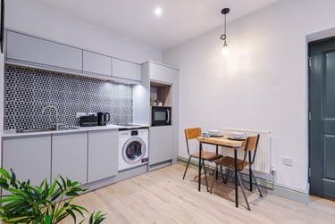 1 bed studio, Rodney Street, City Centre, Liverpool, L19ED - Image 2