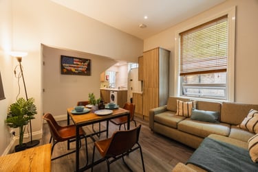 4 bed house, Sutton Street, City Centre, Durham, DH14BW - Image 1