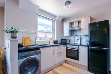 2 bed house, Flat 18, Mayfair Court, Fallowfield, Manchester, M146NS - Image 6