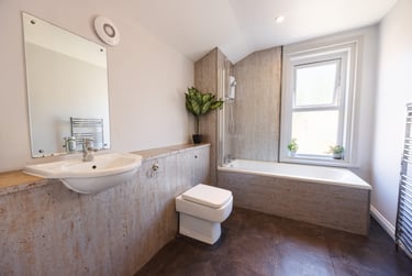 5 bed house, Hawthorne Terrace, Nevilles Cross, Durham, DH14EL - Image 2