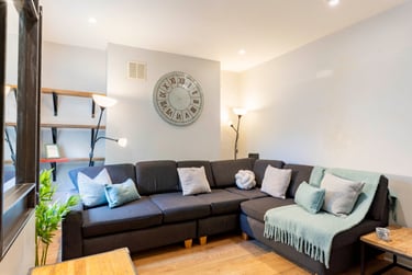 5 bed house, Howell Road, St Sidwells, Exeter, EX44HA - Image 1