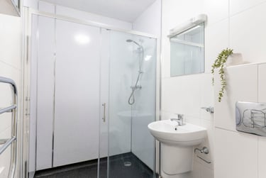 5 bed flat, The Tannery, St James, Exeter, EX46QA - Image 13