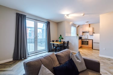 2 bed house, Flat 13, Mayfair Court, Fallowfield, Manchester, M146NS - Image 1