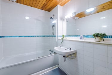 2 bed house, Flat 70, Mayfair Court, Fallowfield, Manchester, M146NS - Image 4