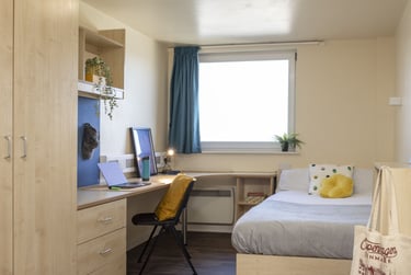 Silver at Burley Road, 5 Burley Road, Kirkstall, Leeds, LS31NA - Image 1
