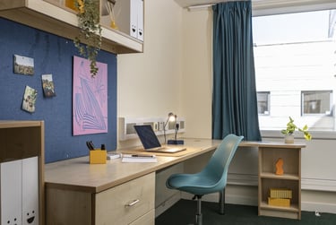 Bronze Plus at Burley Road, 5 Burley Road, Kirkstall, Leeds, LS31NA - Image 4