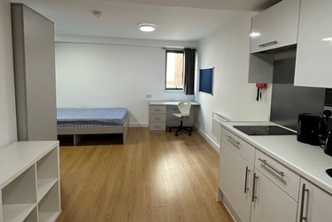 Studio Room - Image 1