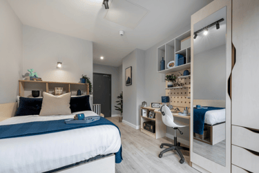3 Bed Premium En Suite at Alma Place, 16 Library Street, City Centre, Belfast, BT12JD - Image 1