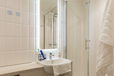 Deluxe Studio at Potterrow, 16-20 Potterrow, Marchmont, Edinburgh, EH89BL - Image 8