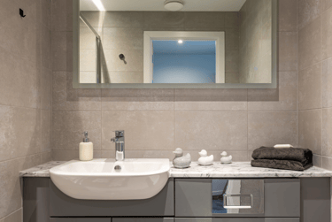 Gold Studio at Glasgow West End, 31 Gilbert Street, City Centre, Glasgow, G38JY - Image 4