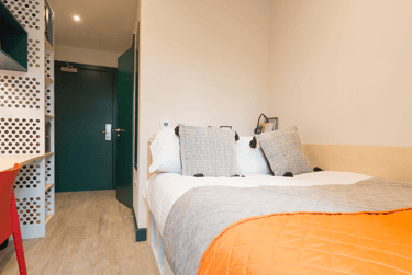 Bronze En Suite - Image 2