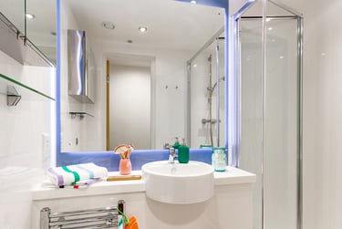 Bronze En Suite - Image 4