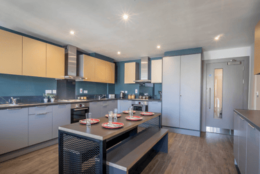 Silver En Suite - Image 2