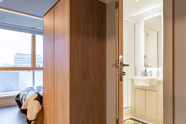 Superior Studio at Potterrow, 16-20 Potterrow, Marchmont, Edinburgh, EH89BL - Image 8