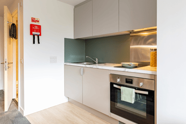 Gold Studio at Glasgow West End, 31 Gilbert Street, City Centre, Glasgow, G38JY - Image 3