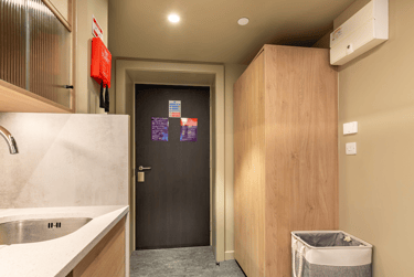 Deluxe Studio at Potterrow, 16-20 Potterrow, Marchmont, Edinburgh, EH89BL - Image 5
