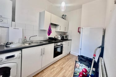 2 bed house, Gff, Plymouth, PL15AZ - Image 3