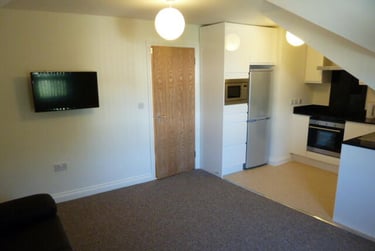 1 bed flat, Flat 3, Plymouth, PL46ER - Image 1