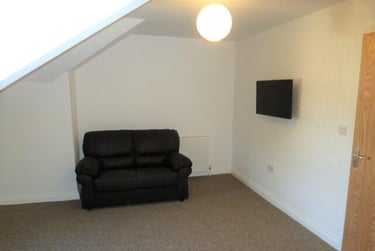 1 bed flat, Flat 3, Plymouth, PL46ER - Image 4