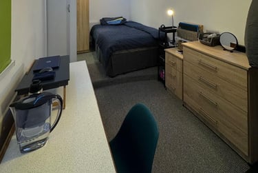 6 bed house, 15 Headland Park (students), Plymouth, PL48HS - Image 3