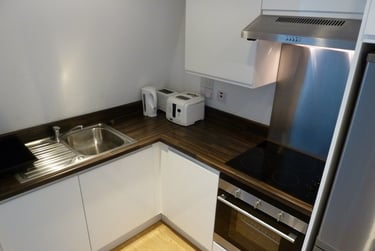 1 bed studio, Flat 7, Plymouth, PL48NH - Image 3