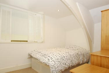 3 bed house, Flat 35, Plymouth, PL48AS - Image 2