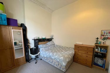 2 bed flat, 24 Woodland Terrace Flat 1 (students), Plymouth, PL48NL - Image 2