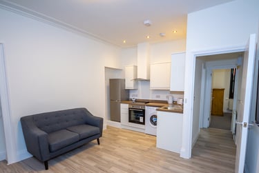 2 bed house, Flat 4, Plymouth, PL46AY - Image 3