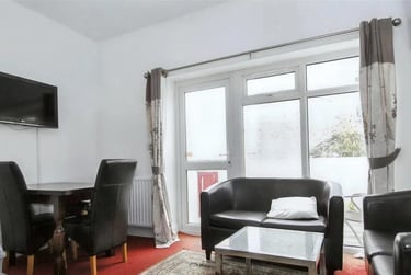 4 bed house, 2 Guildford Street (students), Plymouth, PL48DS - Image 1