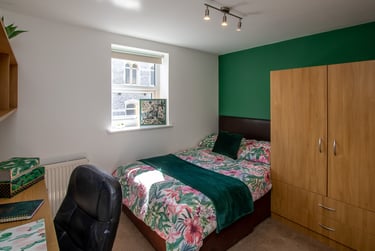 4 bed flat, Flat C The Clubhouse (students), Plymouth, PL46LD - Image 1
