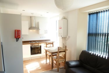 3 bed house, Flat 5, Plymouth, PL46QG - Image 2