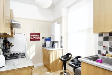 2 bed flat, Flat 2 9 Napier Terrace (students), Plymouth, PL46ER - Image 3