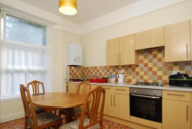 3 bed flat, Flat 1 10 Napier Terrace (students), Plymouth, PL46ER - Image 4