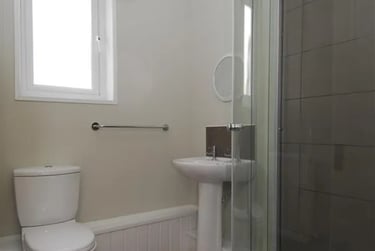 3 bed flat, 49 North Street (students), Plymouth, PL48DH - Image 2