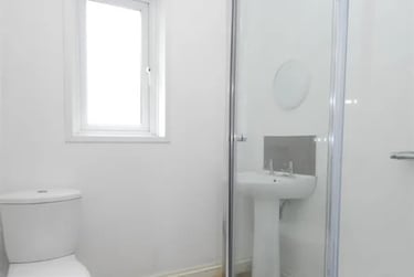 4 bed flat, 49a North Street (students), Plymouth, PL48DH - Image 1