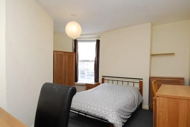 4 bed flat, 49a North Street (students), Plymouth, PL48DH - Image 3