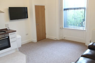 2 bed house, Flat 2, Plymouth, PL46AY - Image 2