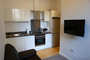 1 bed studio, Flat 2, Plymouth, PL48NH - Image 1