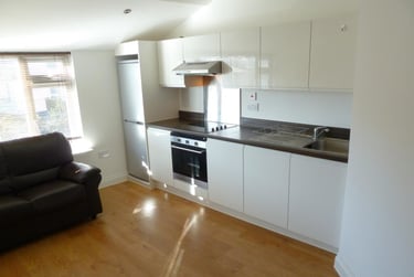 1 bed studio, Flat 6, Plymouth, PL48NH - Image 6