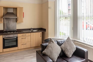 3 bed house, Flat 1, Plymouth, PL48PN - Image 1