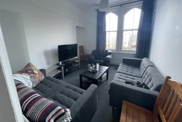 5 bed house, Maisonette, Plymouth, PL46ER - Image 1