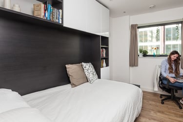Private Bedroom-Tower Bridge at Tower Bridge, 52 Minories, Tower Hill, London, EC3N1JJ - Image 4