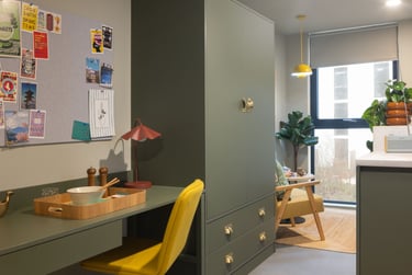 Comfy 4 Plus at The Storehouse, Central Road, City Centre, Leeds, LS16BX - Image 3