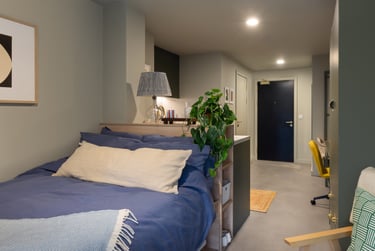 Comfy 4 Premium at The Storehouse, Central Road, City Centre, Leeds, LS16BX - Image 7