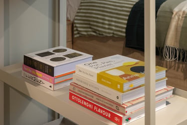 Roomy 4 at The Storehouse, Central Road, City Centre, Leeds, LS16BX - Image 3