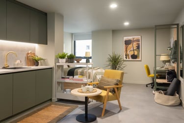 Roomy 4 at The Storehouse, Central Road, City Centre, Leeds, LS16BX - Image 5