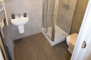 1 bed studio, 100 Arundel Street, Devonshire Green, Sheffield, S14FL - Image 4