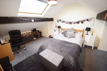 2 bed flat, 740a Ecclesall Road, Ecclesall, Sheffield, S118TB - Image 1
