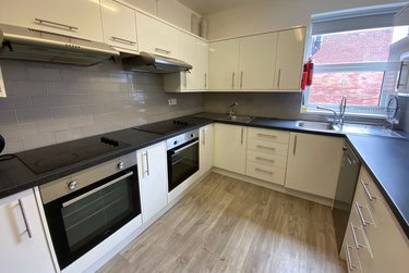 8 bed flat, 323A Ecclesall Road, Sharrow, Sheffield, S118NX - Image 4